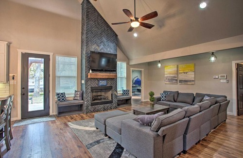 Quinlan House | Game Room + Lake Tawakoni Access: Family Getaway!