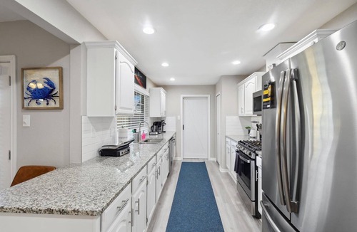 Garland House | Garlands Hidden Gem, 4 Bedrooms, Hot Tub, Patio
