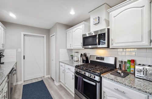 Garland House | Garlands Hidden Gem, 4 Bedrooms, Hot Tub, Patio