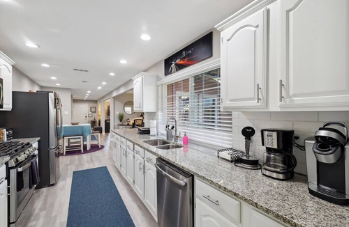 Garland House | Garlands Hidden Gem, 4 Bedrooms, Hot Tub, Patio