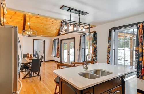 Gloversville House | Gateway to Adventure! Brand-New Gloversville Home