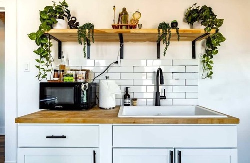 German Village House | German Village & Downtown | Steps to High Street | Free Parking | 5,800 Reviews