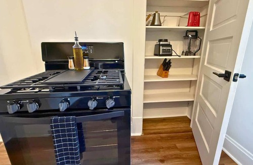 German Village House | German Village & Downtown | Steps to High Street | Free Parking | 5,800 Reviews