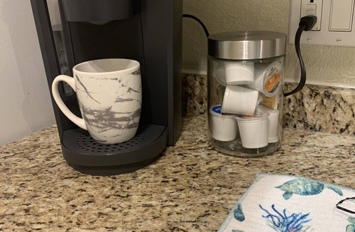Bay Area Condo | Get it while you can. Feels like home. Roomy condo full kitchen
