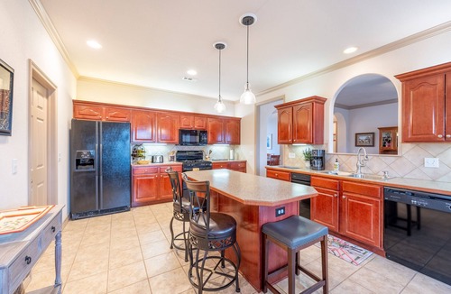 Springdale House | GetAwayNWA: 2000's Nostalgia. Razorback Spirit. 5 miles from Sassafras Springs.