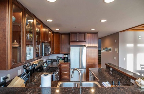 Homer Villa | Glacier + Tide Retreat