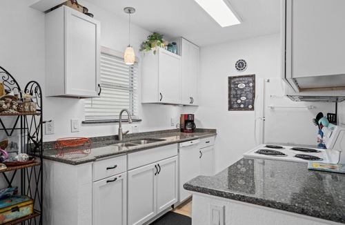 Rockport Condo | Golden Gull by Miss Kitty’s