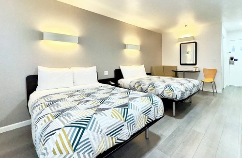 Buckner Terrace - Everglade Park Hotel | Golden Inn Dallas East near I-30 Jim Miller