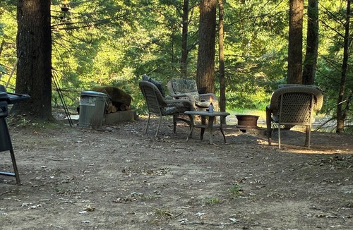 Durhamville Cabin | Gorgeous 2-bedroom cabin in charming Camden for a relaxing getaway on fish creek