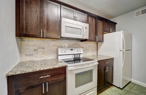Bay Area Condo | Gorgeous 3-bedroom condo with AC in Corpus Christi and completely furnished