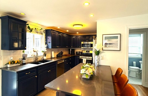 North Deering House | Gorgeous 3-bedroom house with a Pool in charming Portland