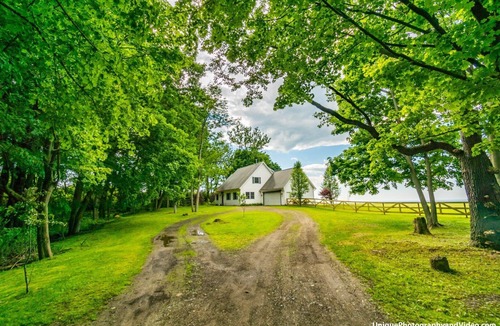 Sodus Point House | Gorgeous 5 bedroom lakefront home with huge yard and 300ft of beachfront