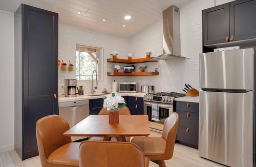 Angel Fire Cabin | Gorgeous Cabin in the Woods,Fire Pit, King Bed, Cold A/C