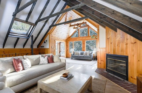 West Bridgton Cabin | Gorgeous Cabin minutes to Moose Pond & Lake Kezar!