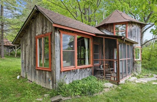 Alpine Cabin | Gorgeous Hilltop Paradise with epic views and swimming pond