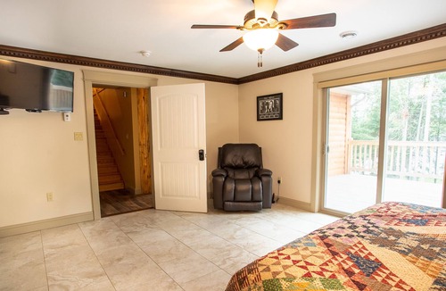 Saint David Cabin | Gorgeous Secluded Lakefront Property