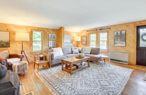 Hanover House | Gorgeous Sunday River Cabin w/Saltwater Hot Tub!