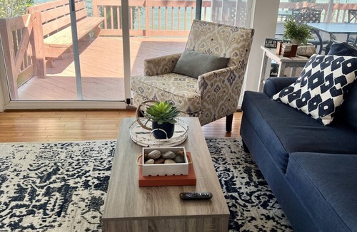 Geneva-on-the-Lake House | GOTL Strip - Private Beach - Lake Erie Views- Sunset Vacation Rentals