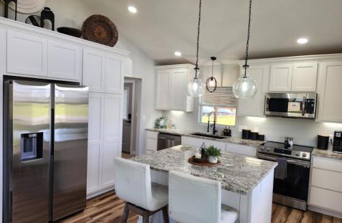 Cleora House | Grand Lake Cabin Rental at Duck Creek, Sleeps 6, Hot Tub & Pool