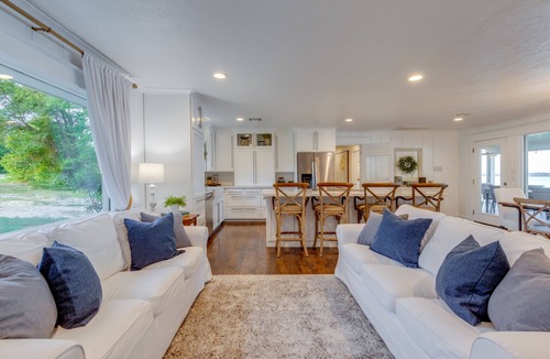 Tia Juana House | Grand Lakefront Oasis with boat dock. Minutes to boat ramps and off-roading