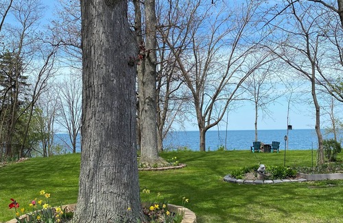 Youngstown Cottage | Great 3-bedroom cottage in Youngstown on Lake Ontario perfect for your getaway