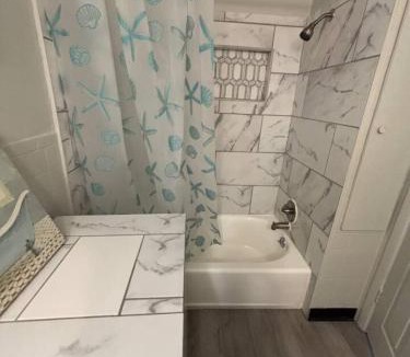 Woodmere House | Great little house in Woodmere/Beachwood, Orange