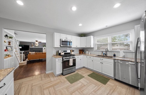 Lee's Summit House | Great Space Sleeps 13 4BR Pets Ok