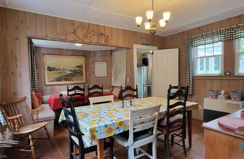 East Boothbay House | Green Landing: A spacious 4-bedroom house in East Boothbay, ME, with ocean views.