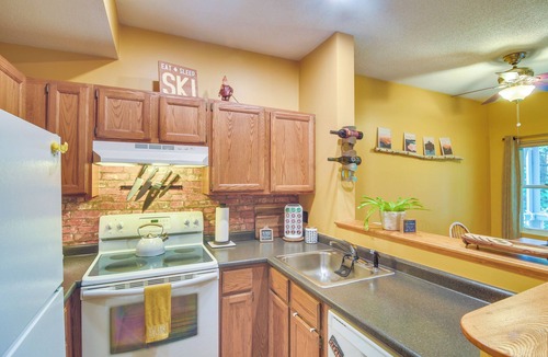 Greenwood Condo | Greenwood Condo < Half-Mi From Mt Abram Bike Park