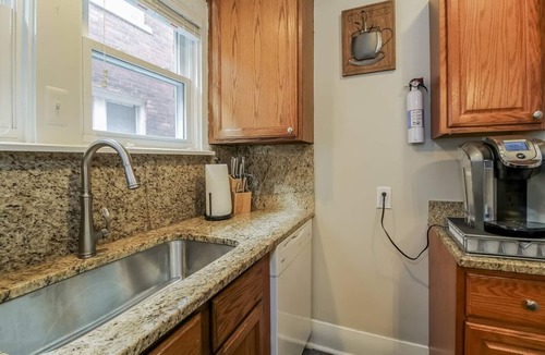 Grosse Pointe House | ★Grosse Pointe Retreat★ ★Downtown Detroit Close★