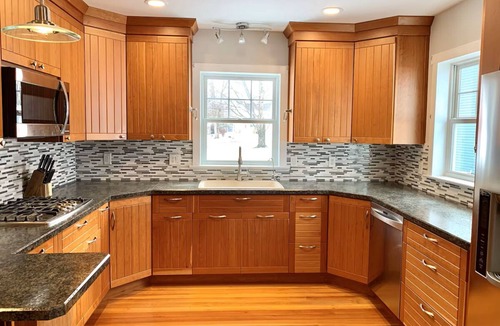 Mentor-on-the-Lake House | Gull Cottage - Great Views - Lake Erie Waterfront