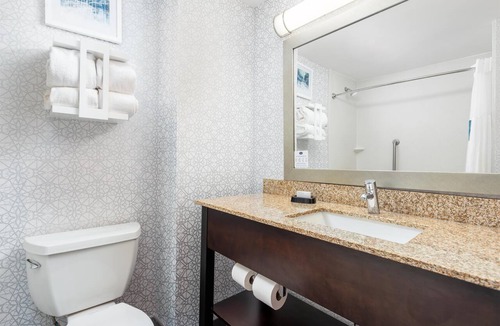 Akron Hotel | Hampton Inn Akron-South