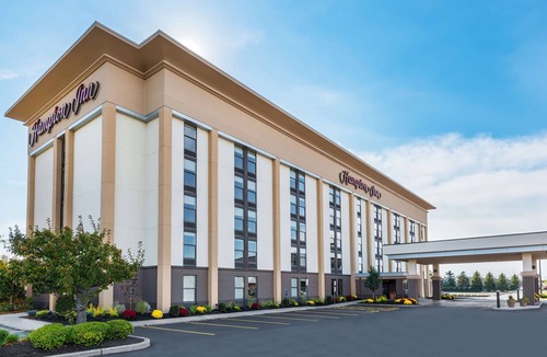 Cheektowaga Hotel | Hampton Inn Buffalo-Airport / Galleria Mall