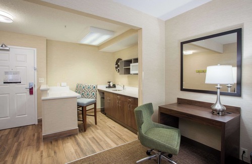 West Seneca Hotel | Hampton Inn Buffalo South/I-90
