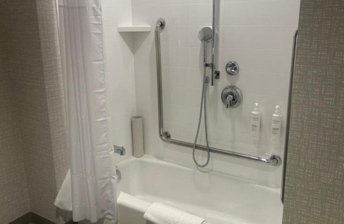 Kingston Hotel | Hampton Inn By Hilton Kingston