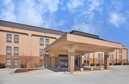 Deerfield Hotel | Hampton Inn Lawrence
