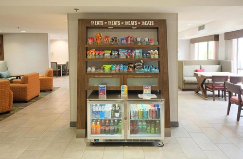 Lima Hotel | Hampton Inn Lima