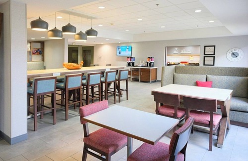 Lima Hotel | Hampton Inn Lima