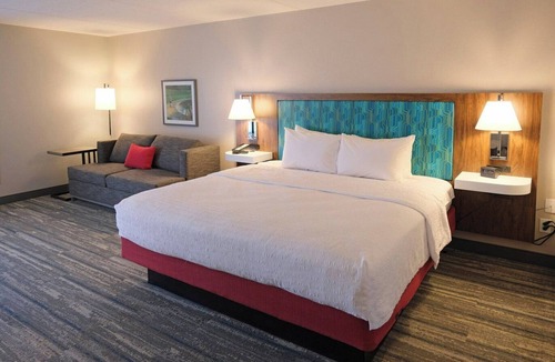 Lima Hotel | Hampton Inn Lima