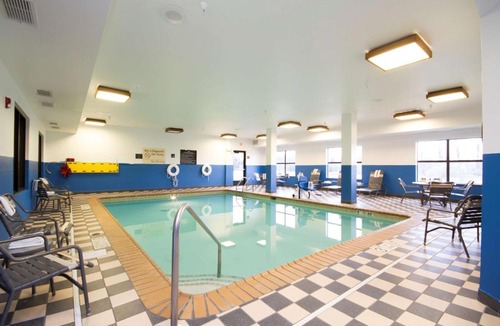 Marshall Hotel | Hampton Inn Marshall