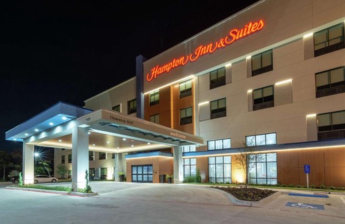 White Rock Hills Hotel | Hampton Inn & Suites Dallas East