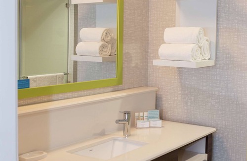 Dundee Hotel | Hampton Inn & Suites Dundee