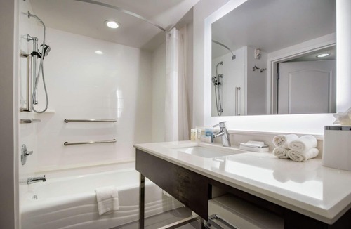 Frisco Hotel | Hampton Inn & Suites Legacy Park-Frisco