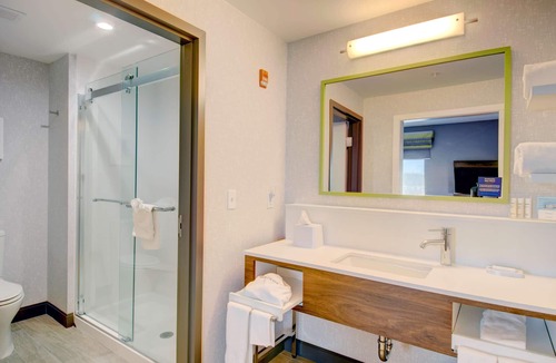 Nasons Corner Hotel | Hampton Inn & Suites Portland West