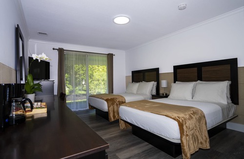 Hampton Bays House | Hampton's Vacation Inn