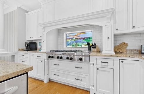 Pine Point House | Happy Holidays with Sea Breeze