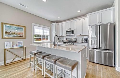 South Haven House | Harbor Splash - Steps to Indoor Pool