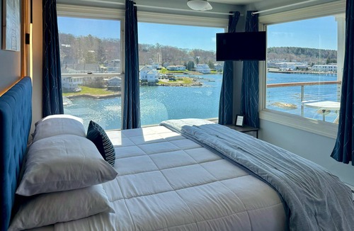 Boothbay Harbor Bed & Breakfast | Harborage Inn on the Oceanfront
