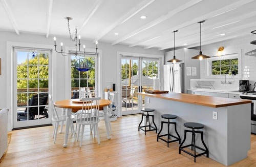 Rockland House | Harborside Cottage, walk to downtown