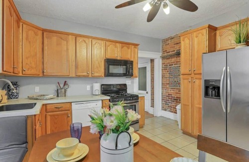Downtown Columbus House | Harrison West Brick| 5 BR w/extra beds
